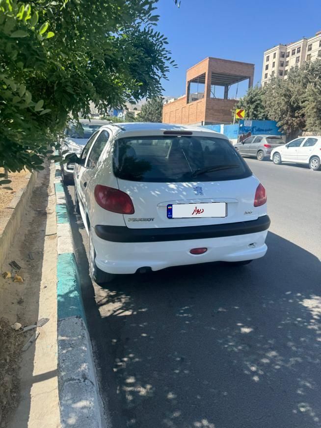 پژو 206 تیپ 3 - 1396