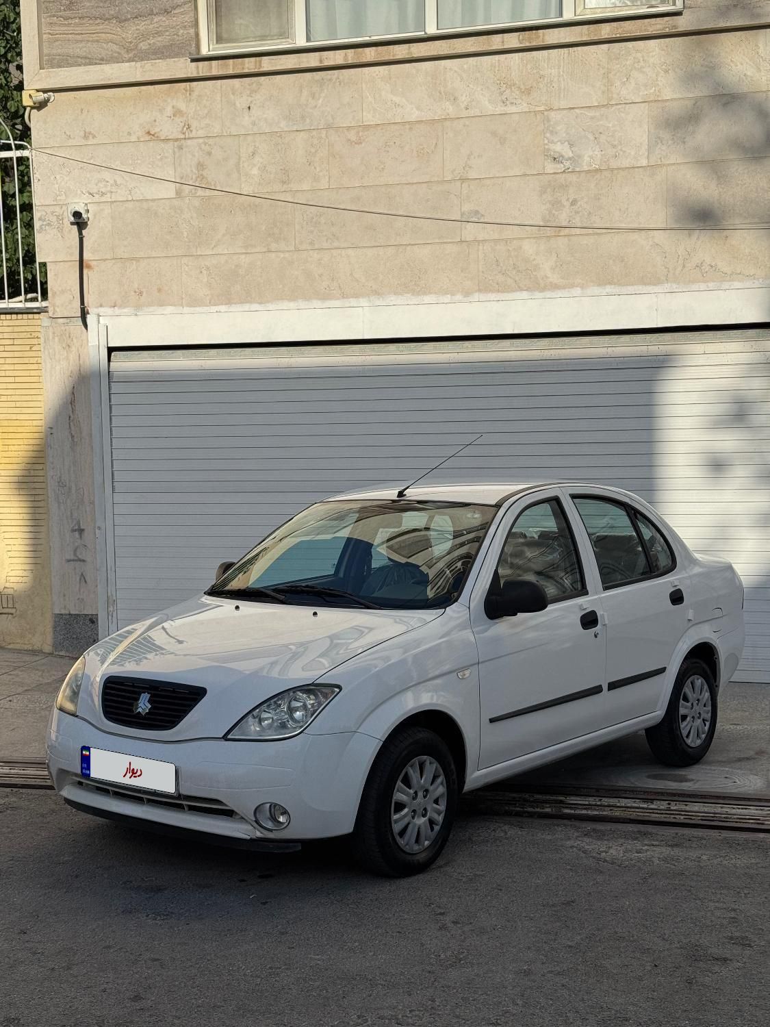 تیبا صندوق دار SX - 1401