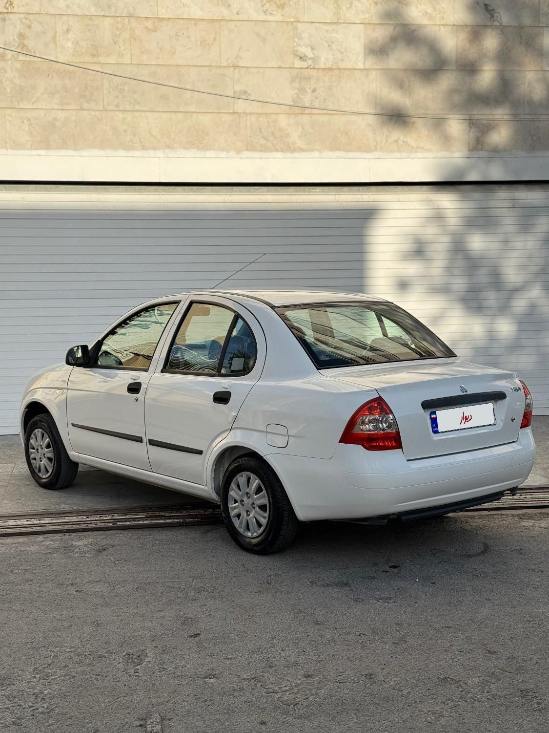 تیبا صندوق دار SX - 1401