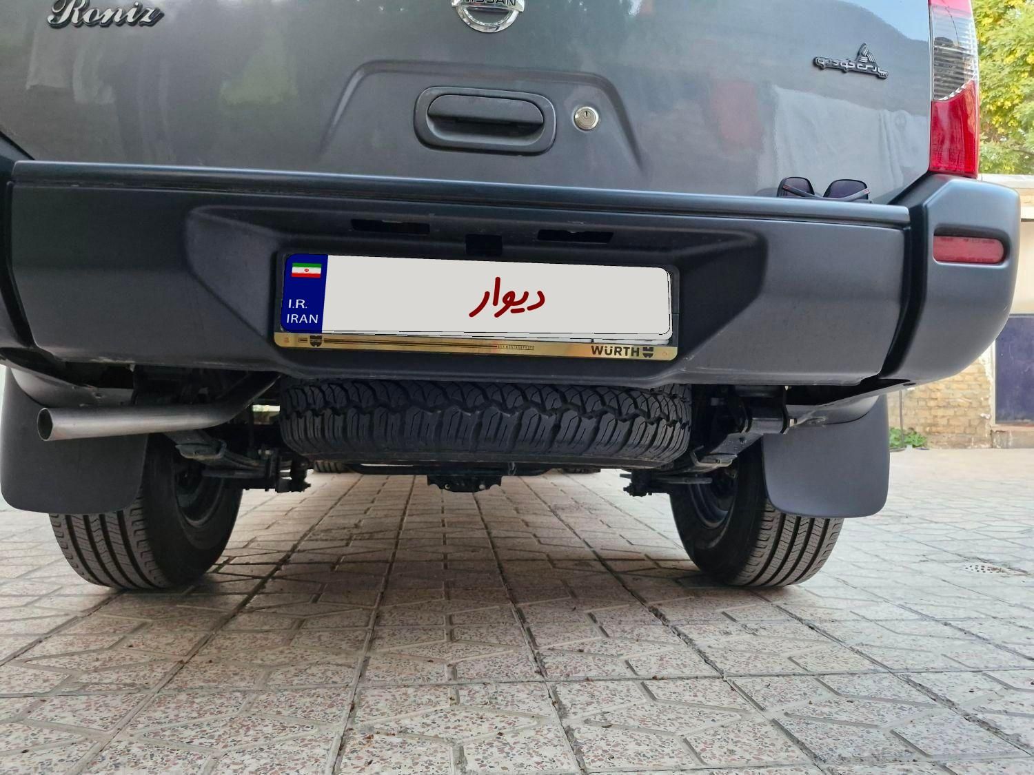 نیسان رونیز دنده‌ای - 2009
