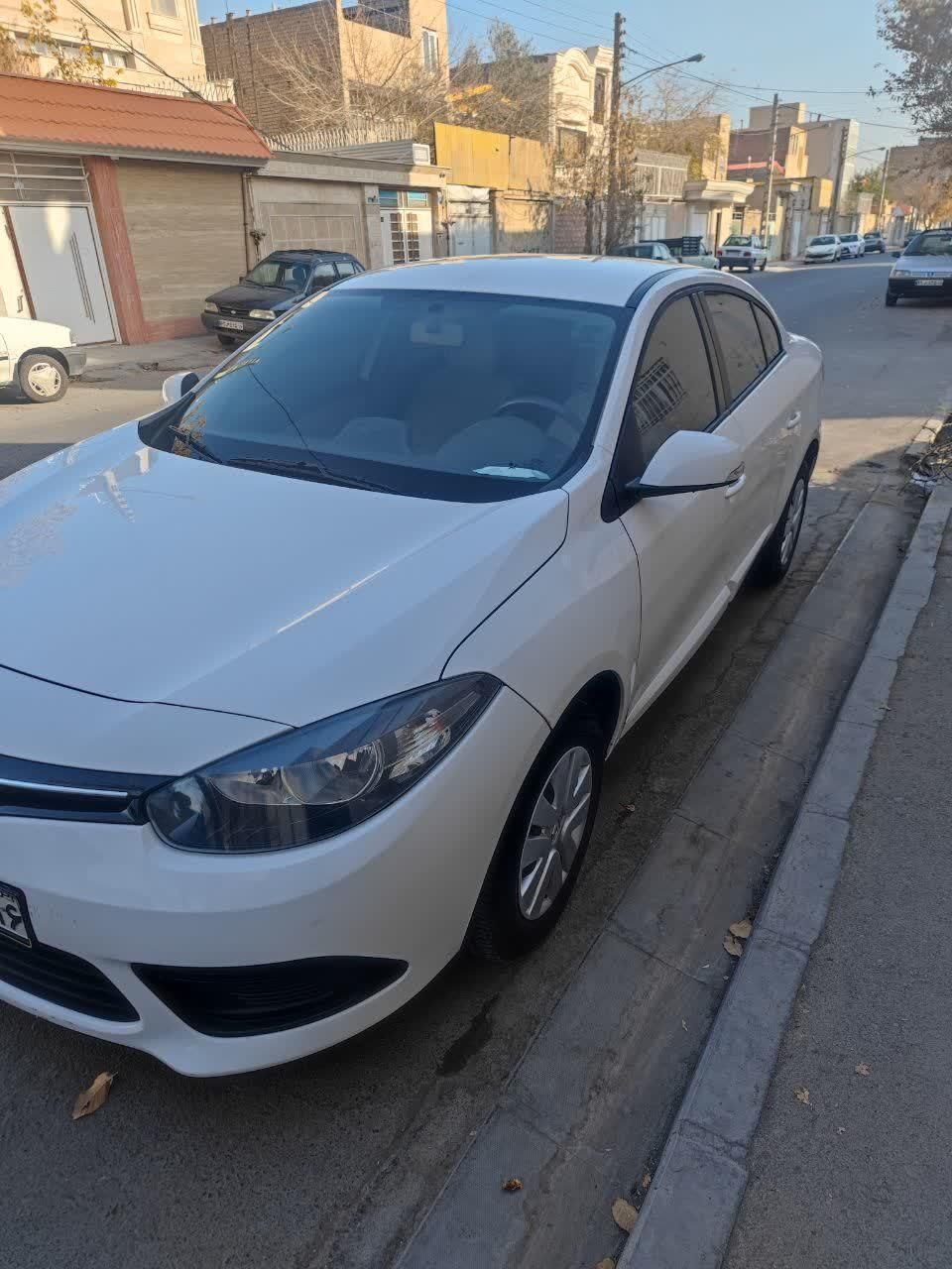 خودرو رنو، فلوئنس آگهی ann_18129874