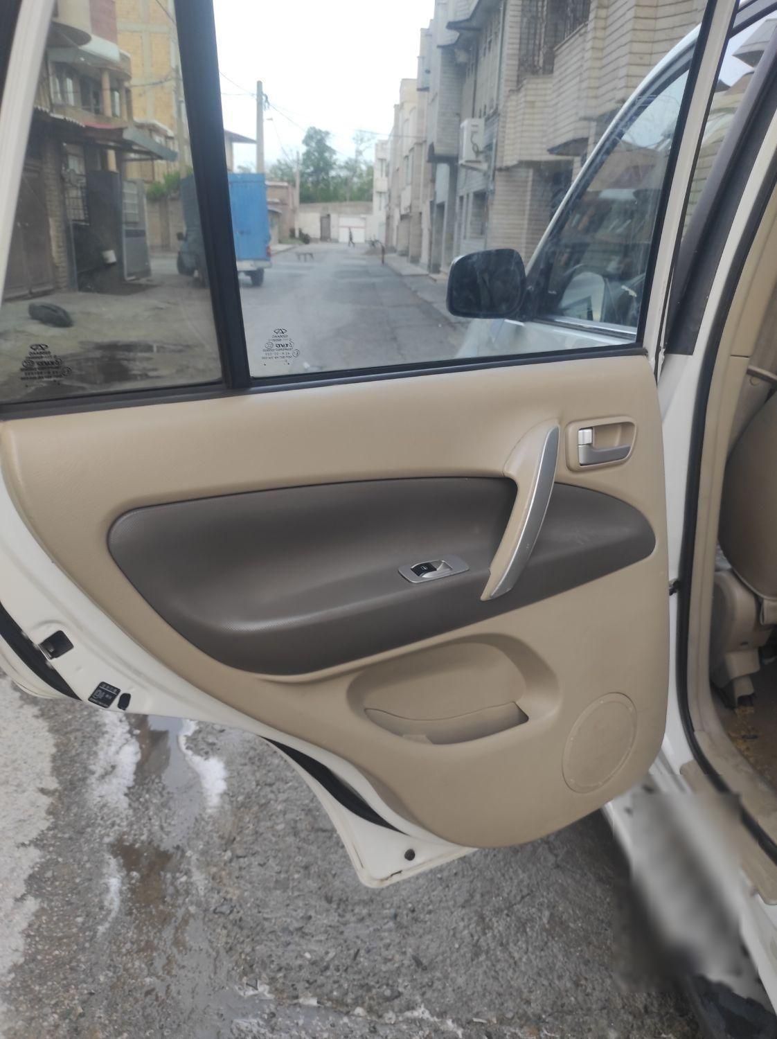 ام وی ام X33 دنده‌ای ساده - 2012