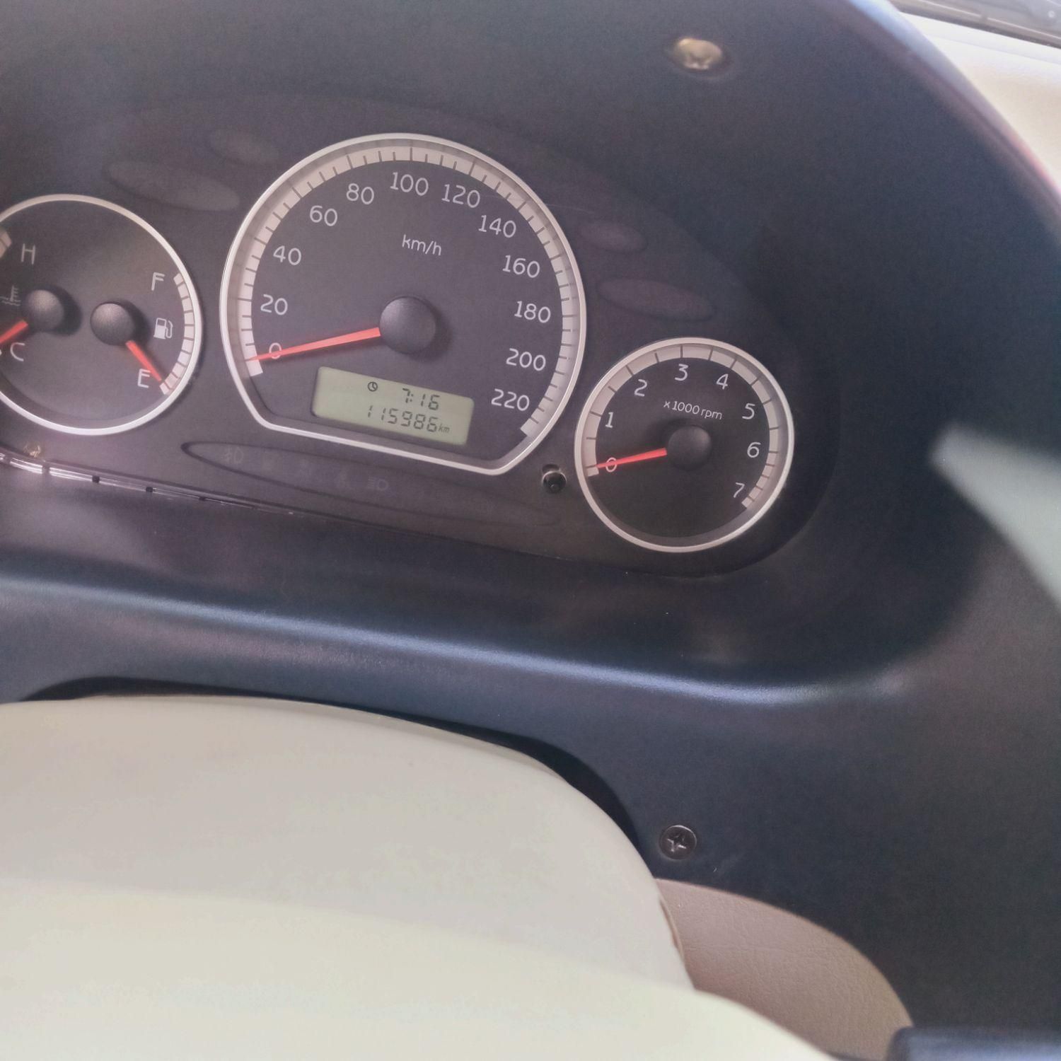 ام وی ام 110 چهار سیلندر دنده ای - 2013