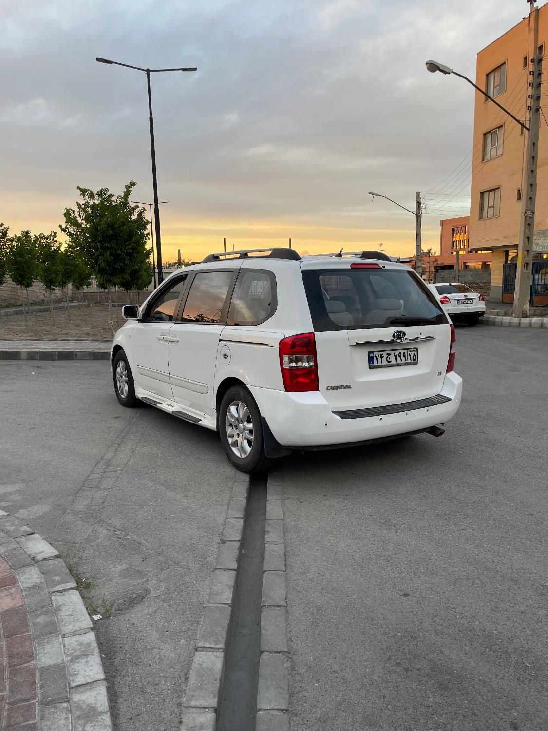 کیا کارناوال فول VQ - 2008