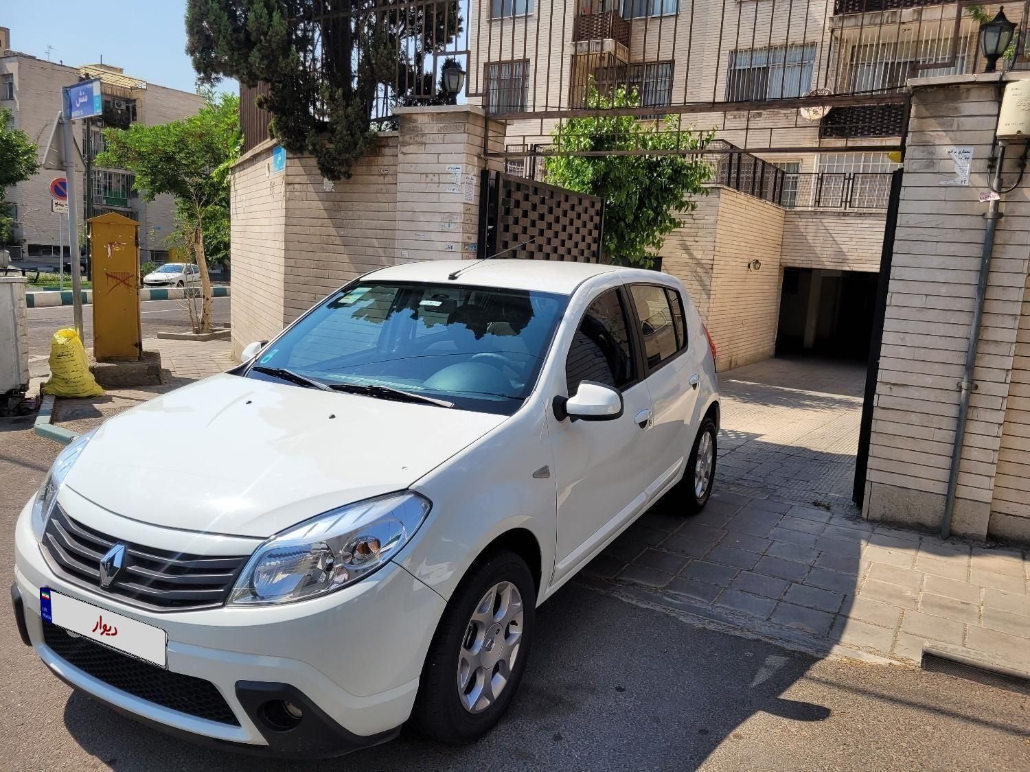 خودرو رنو، ساندرو آگهی ann_18149936