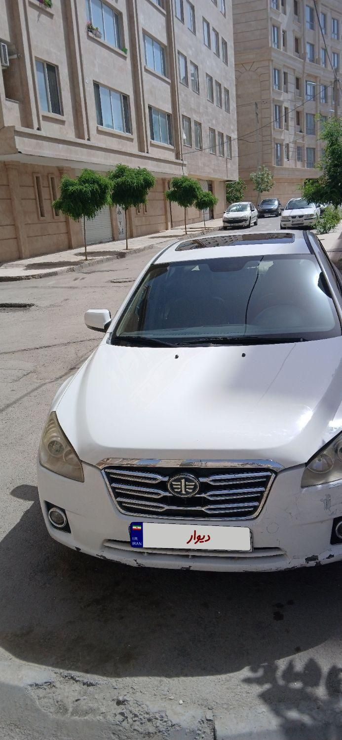 بسترن B50 اتوماتیک - 2014