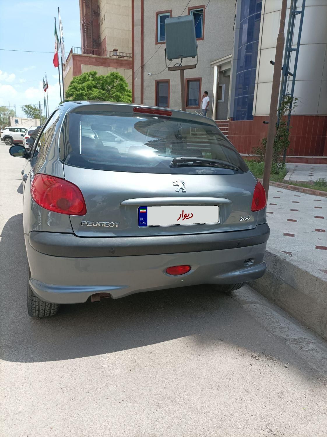 پژو 206 تیپ 3 - 1396