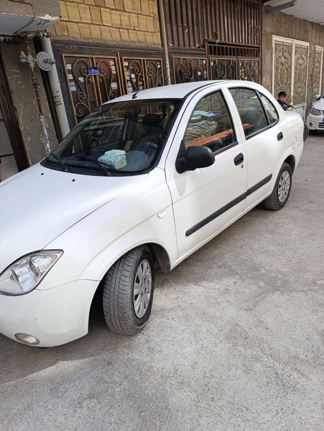 تیبا صندوق دار SX - 1395