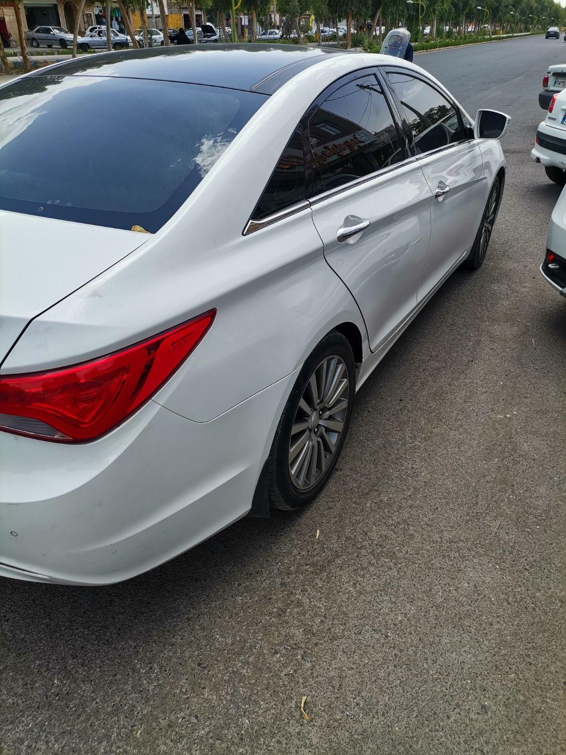 هیوندای سوناتا فول YF - 2014