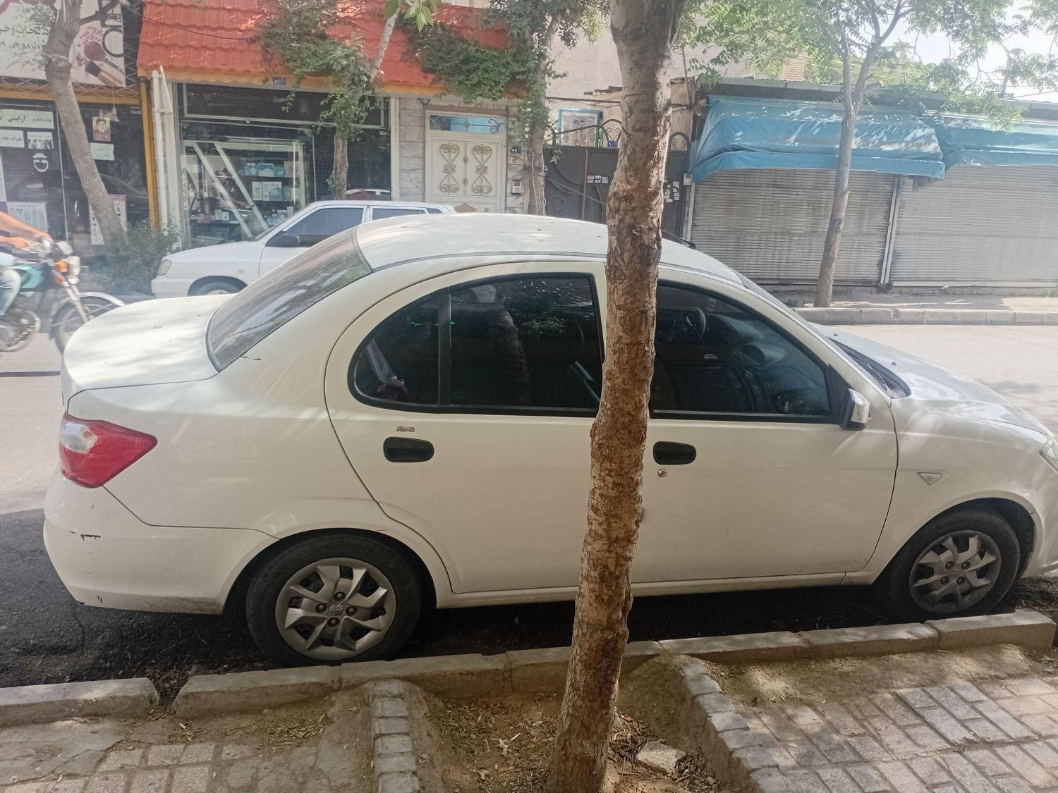 ساینا S دنده ای بنزینی - 1401