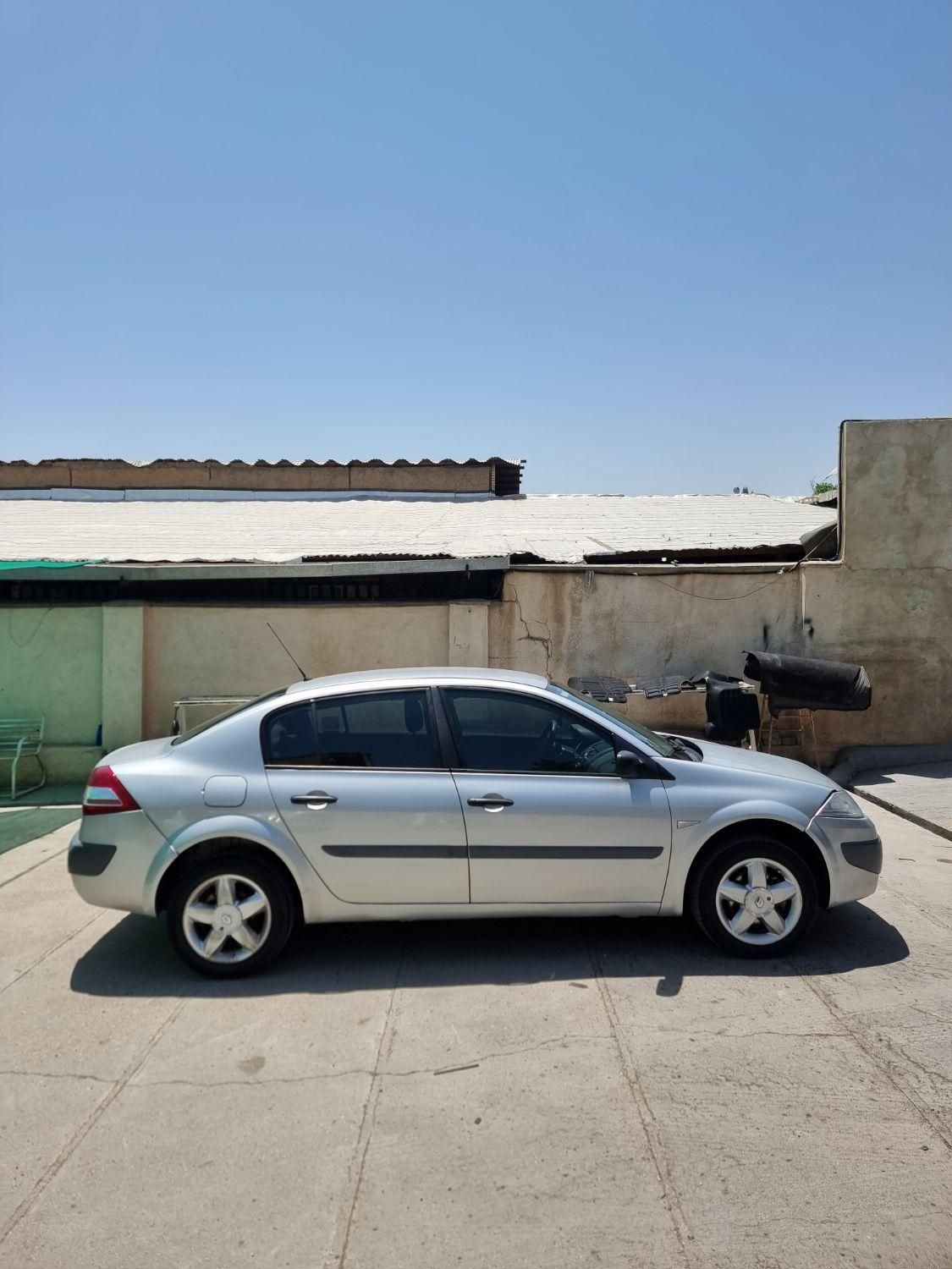 رنو مگان دنده‌ای 1600 - 2008