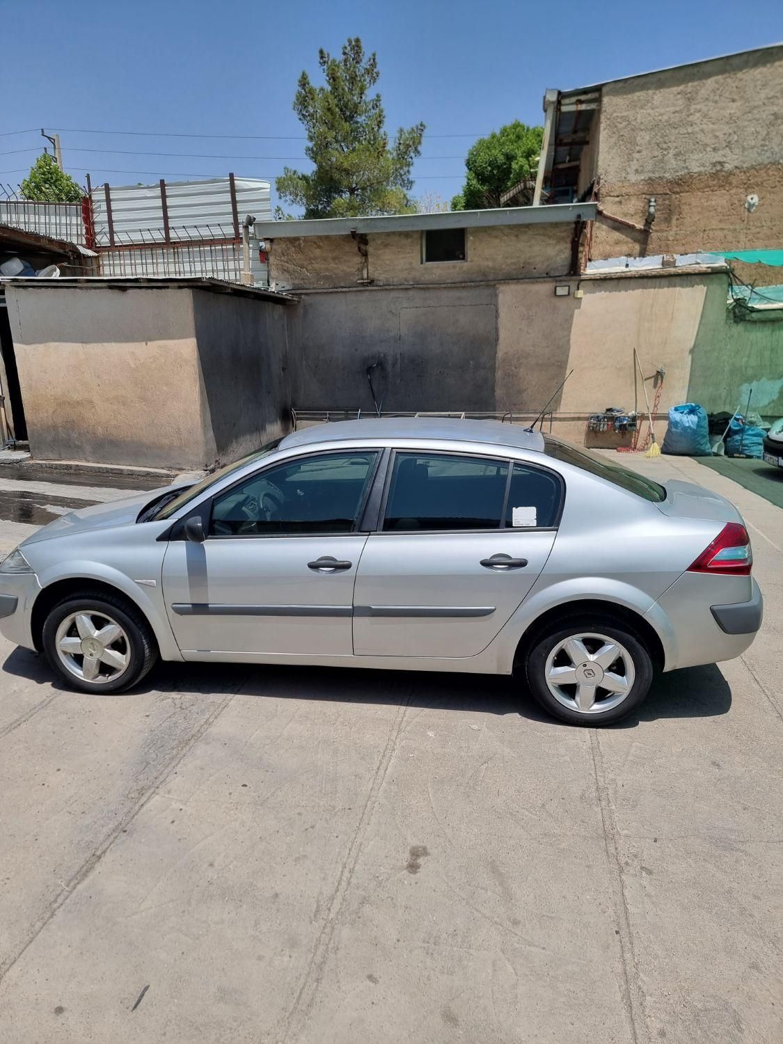 رنو مگان دنده‌ای 1600 - 2008
