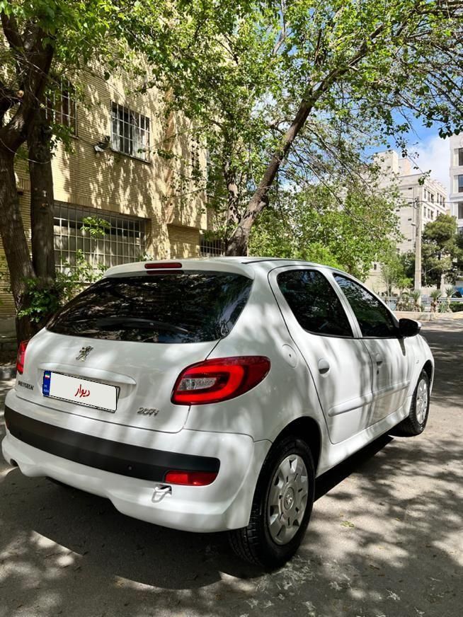 پژو 207 دنده‌ای با موتور TU3 - 1402