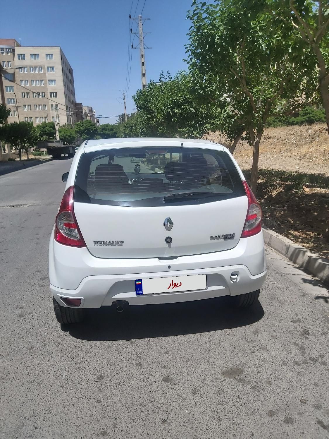 رنو ساندرو اتوماتیک - 1395