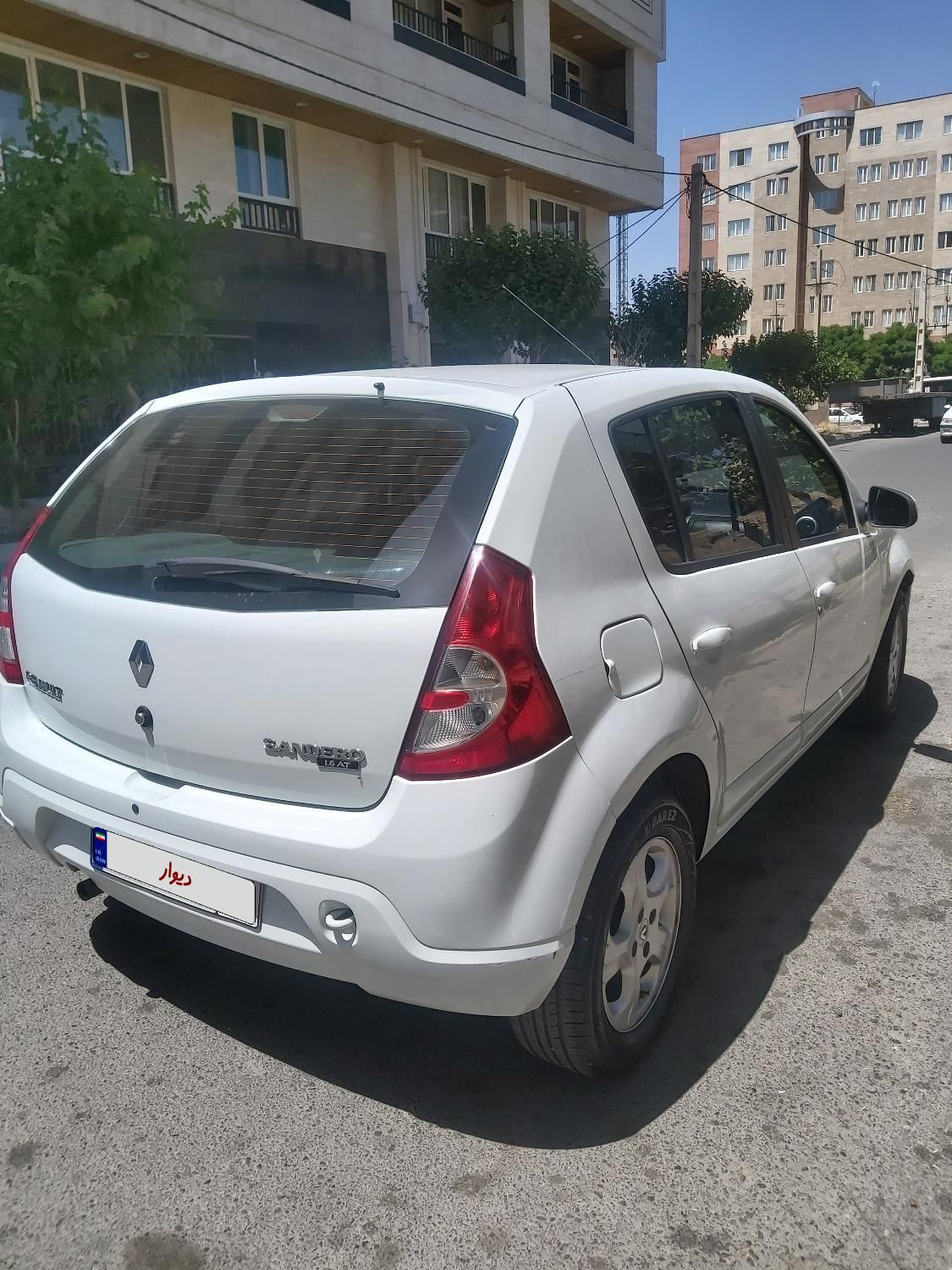 رنو ساندرو اتوماتیک - 1395