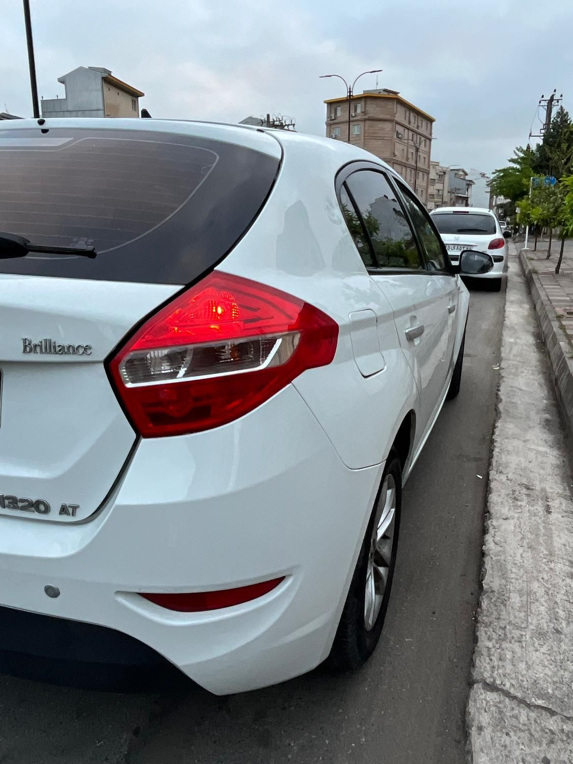 برلیانس H320 اتوماتیک 1500 - 2015