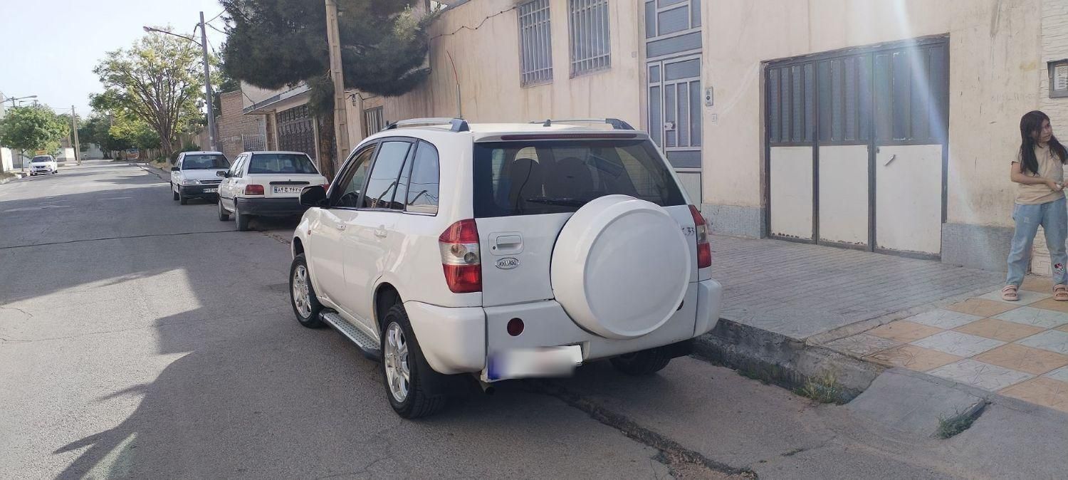 ام وی ام X33 دنده‌ای ساده - 2012