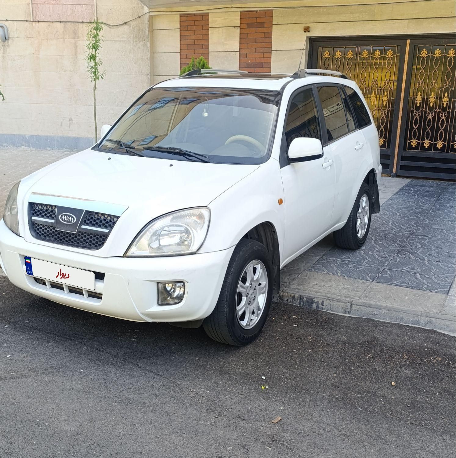 ام وی ام X33 دنده‌ای ساده - 2012