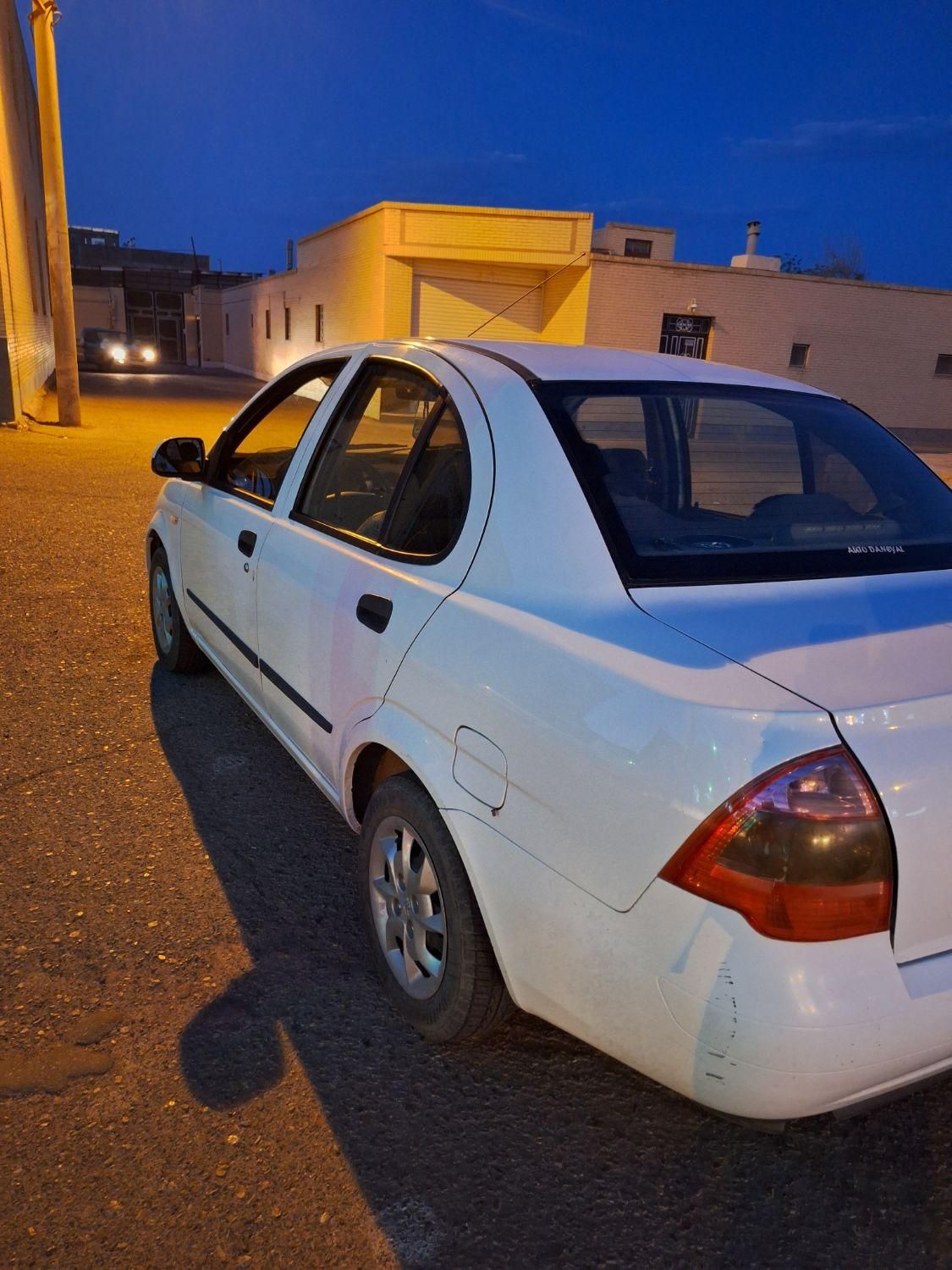 تیبا صندوق دار LX - 1389