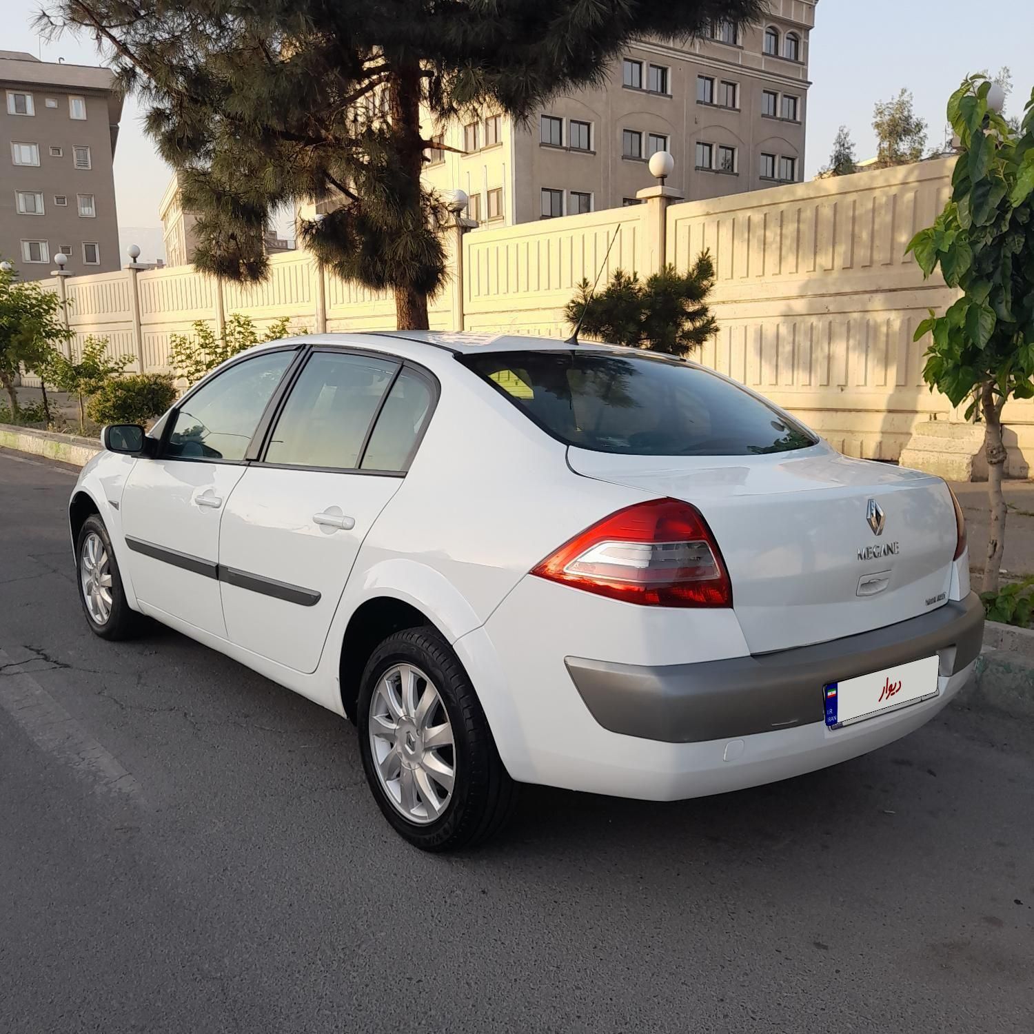 رنو مگان پارس خودرو 2000 - 2011