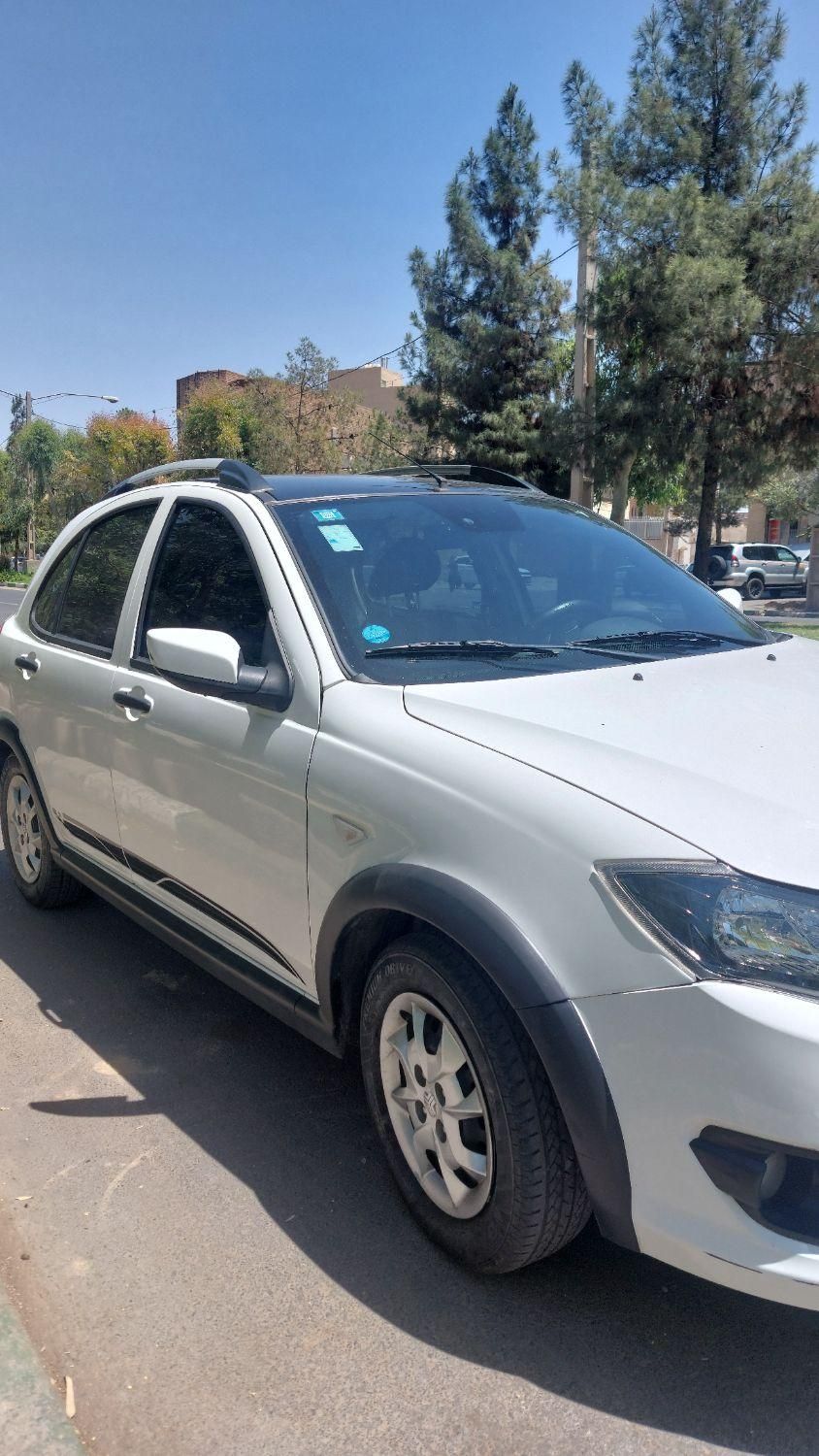 کوییک R دنده‌ای - 1402