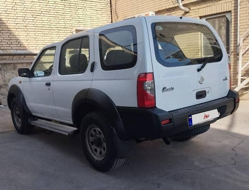 نیسان رونیز دنده‌ای - 2008