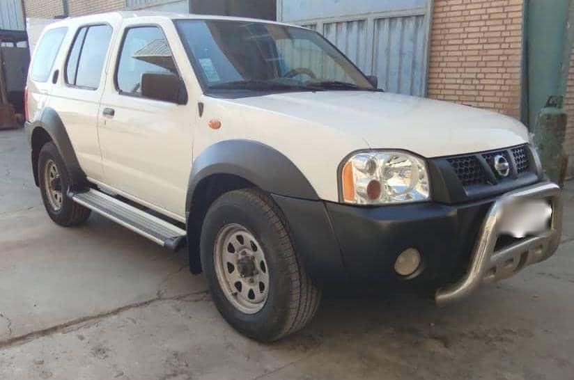 نیسان رونیز دنده‌ای - 2008