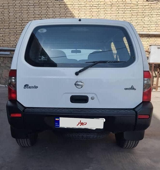 نیسان رونیز دنده‌ای - 2008