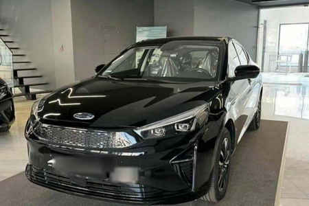 کی ام سی EJ7 142 کیلووات - 2024