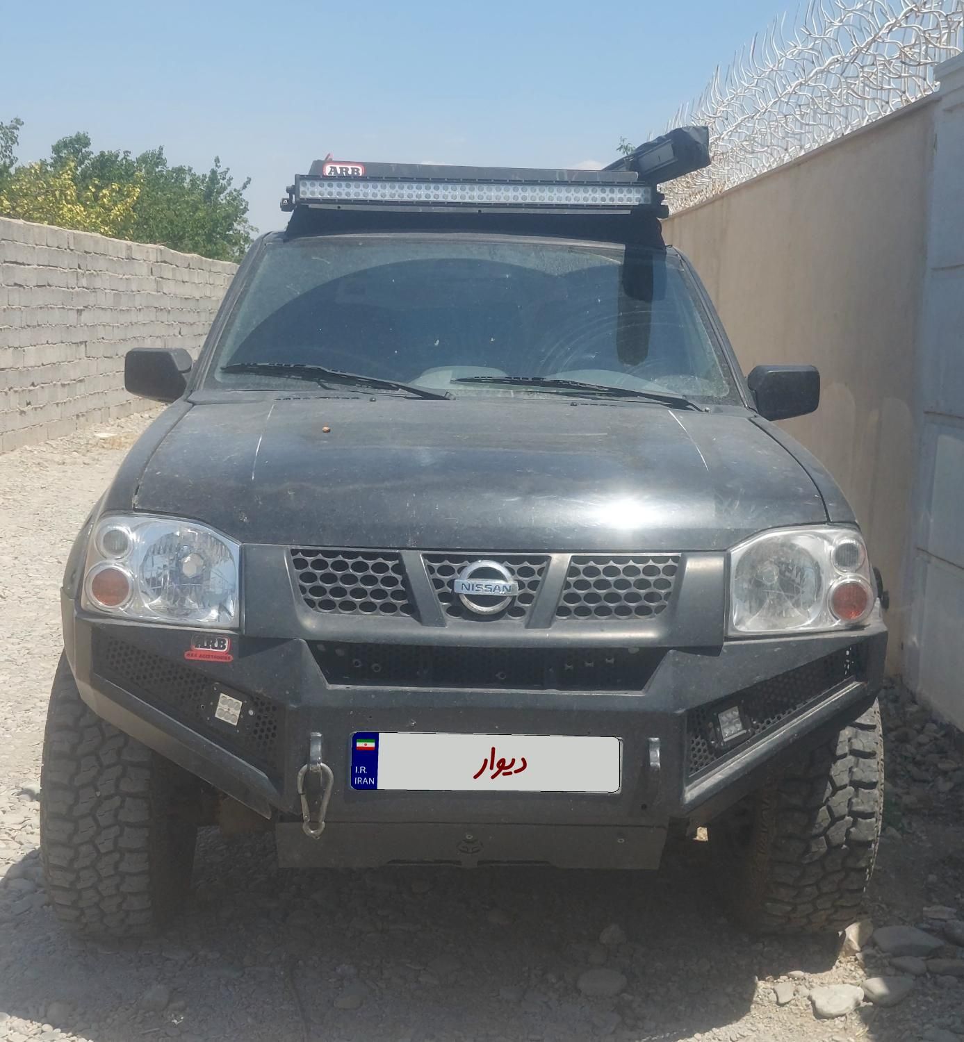 نیسان رونیز دنده‌ای - 2005