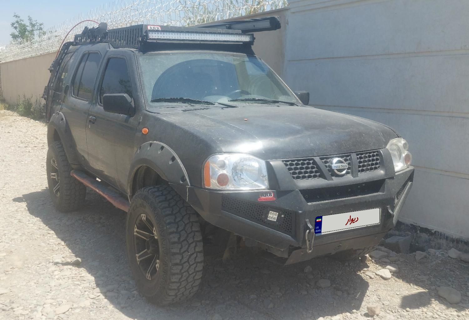 نیسان رونیز دنده‌ای - 2005