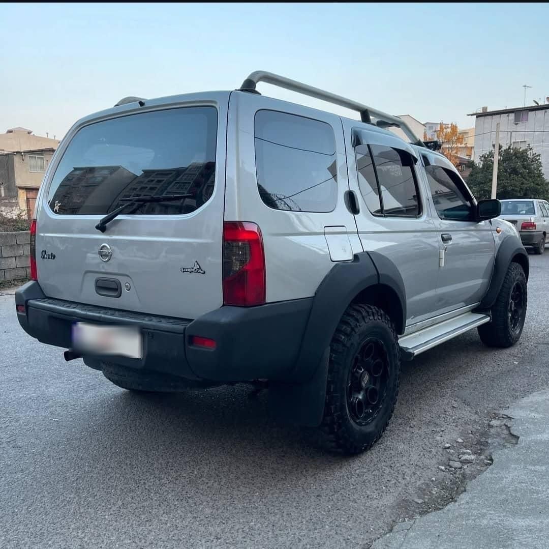 نیسان رونیز دنده‌ای - 2006