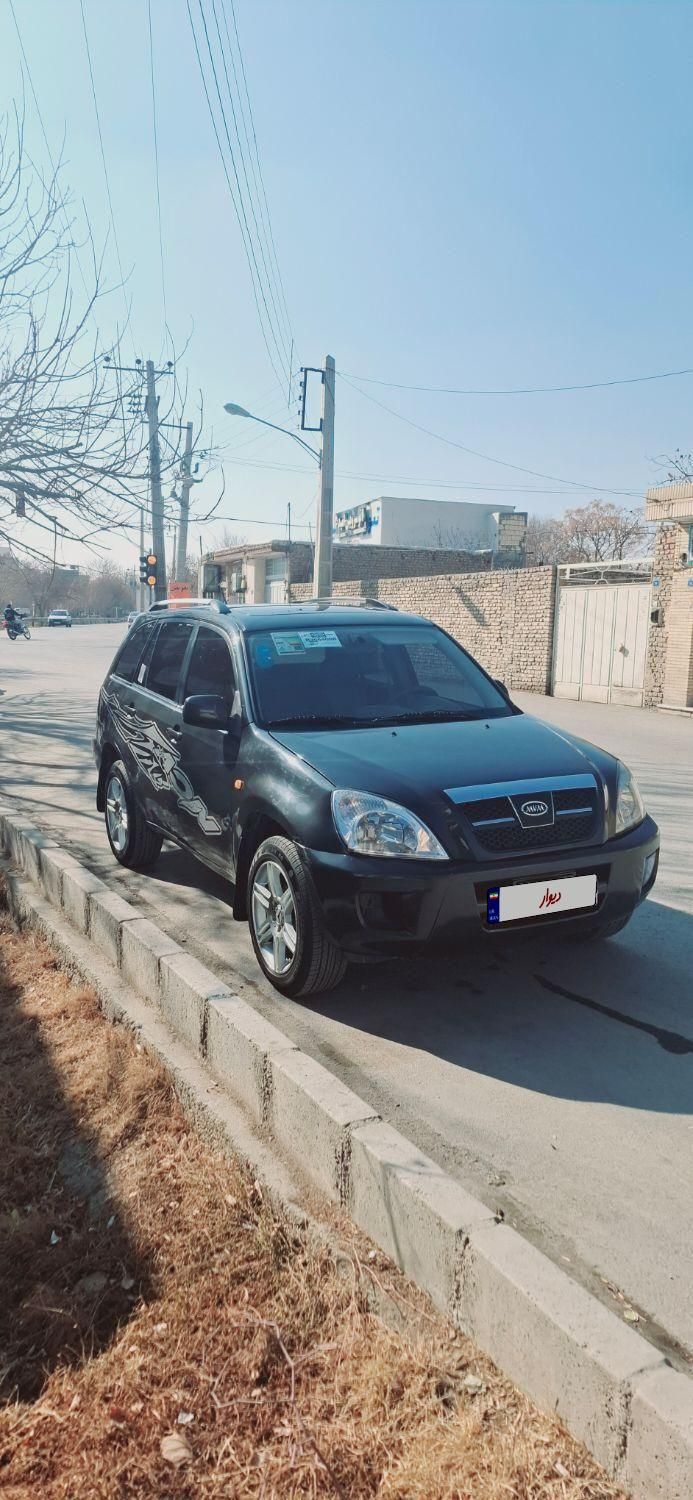 ام وی ام X33 دنده‌ای ساده - 2012