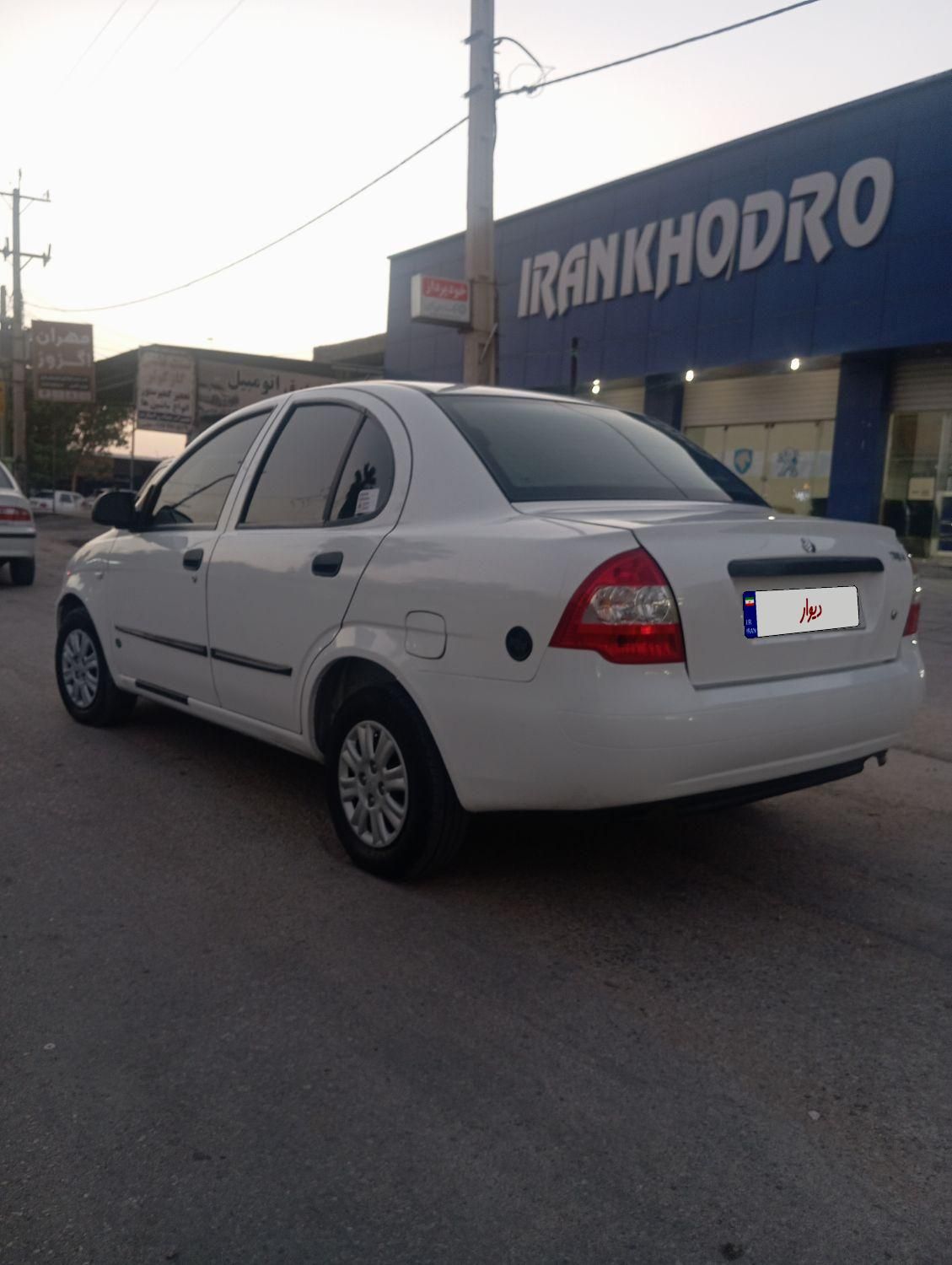 تیبا صندوق دار SX - 1400
