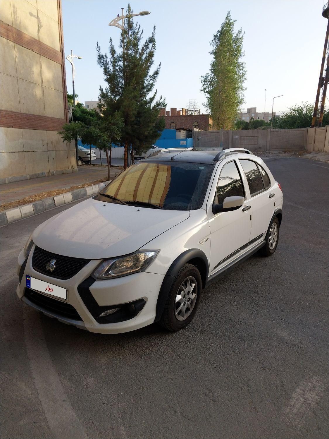 کوییک R دنده‌ای - 1403