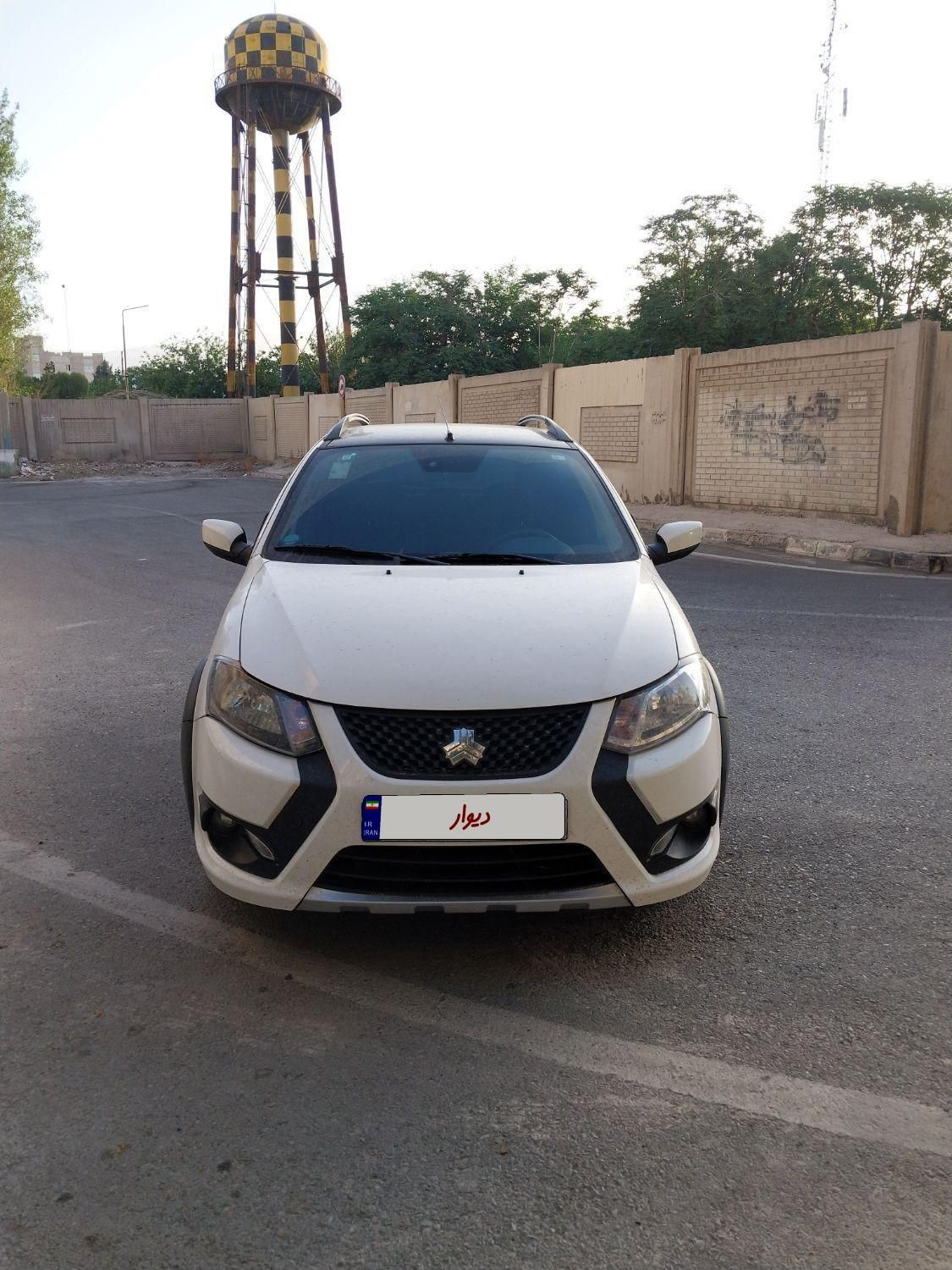 خودرو کوییک، R آگهی ann_18186701