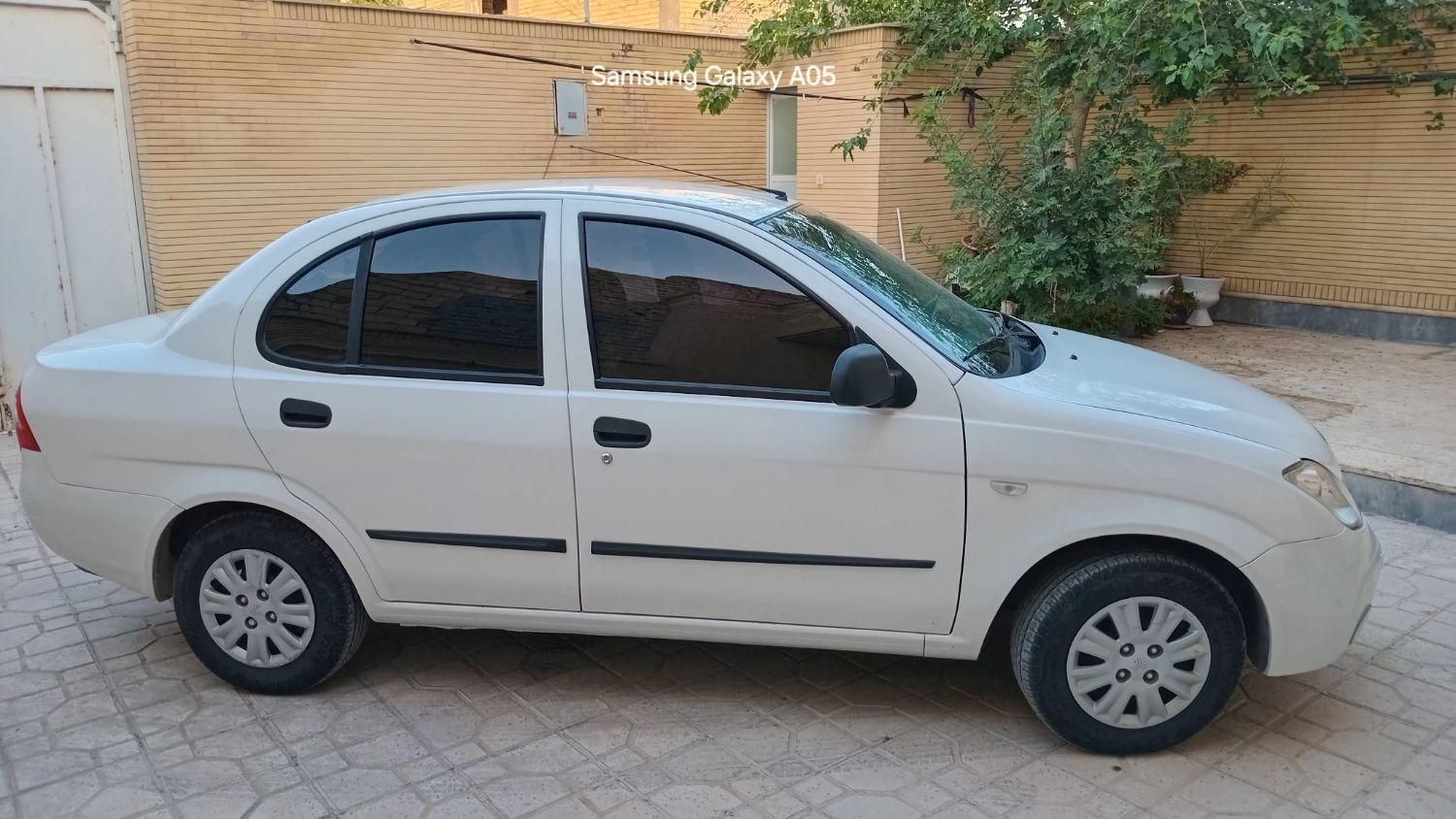 تیبا صندوق دار SX - 1401