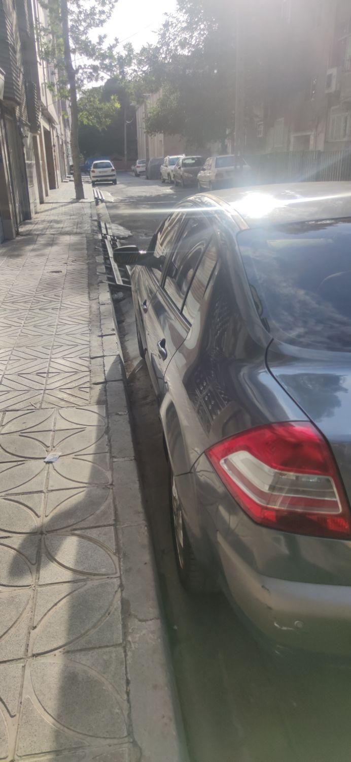 رنو مگان پارس خودرو 2000 - 2011