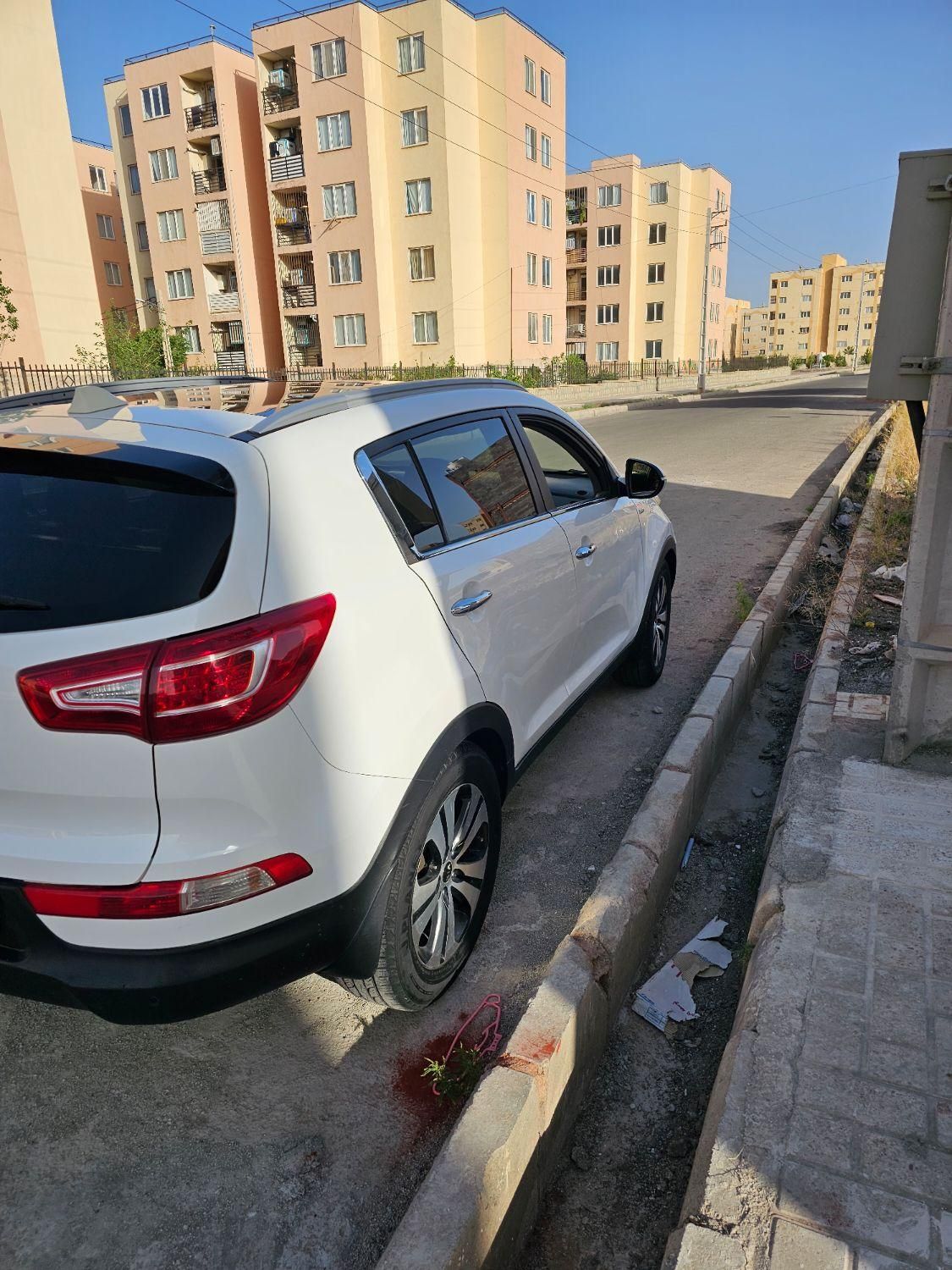 کیا اسپورتیج 4 سیلندر 2400cc - 2011