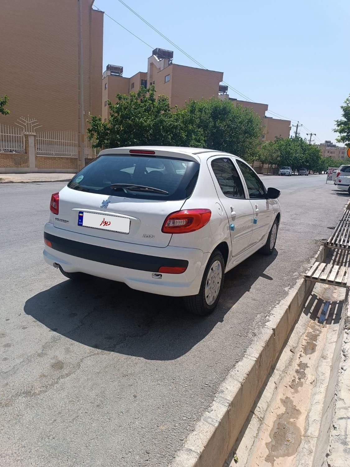 پژو 207 دنده‌ای - 1402