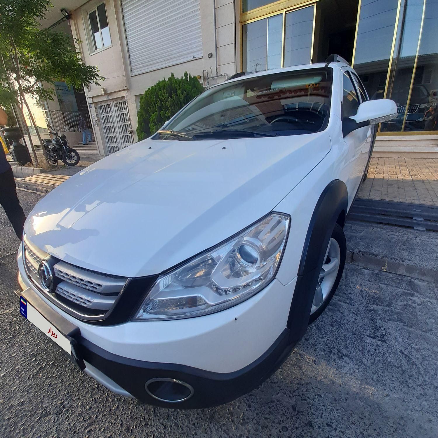خودرو دانگ فنگ، H30 کراس آگهی ann_18193077
