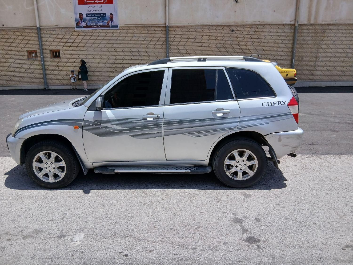 خودرو ام وی ام، X33 آگهی ann_18198228
