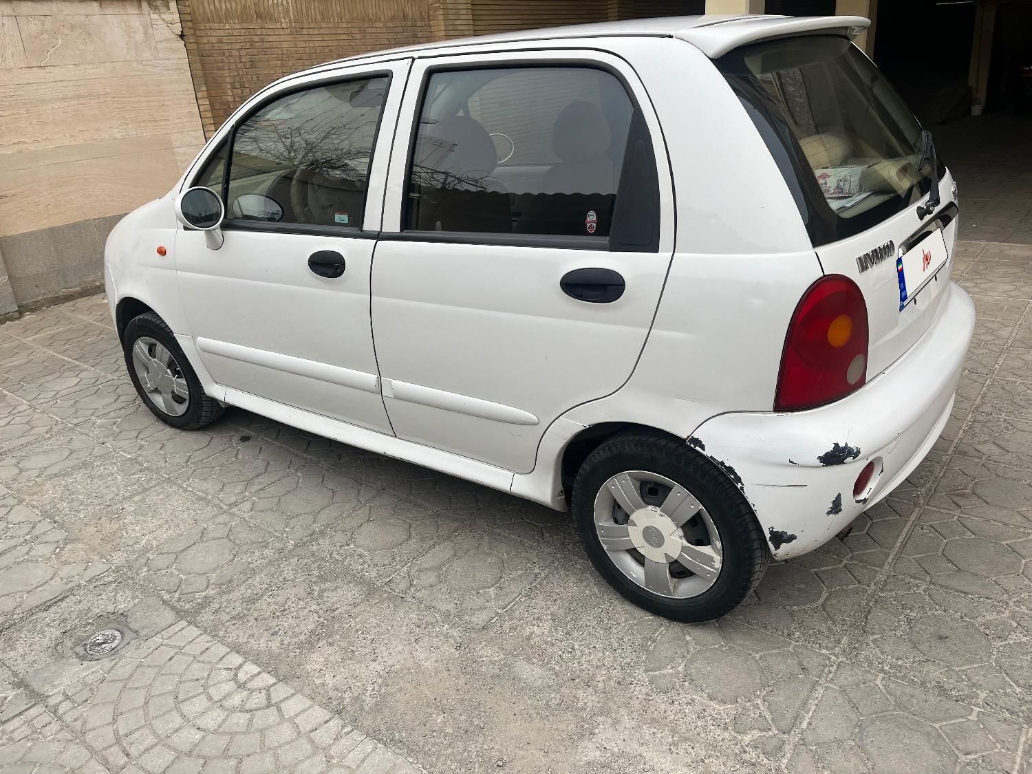 ام وی ام 110 چهار سیلندر دنده ای - 2011