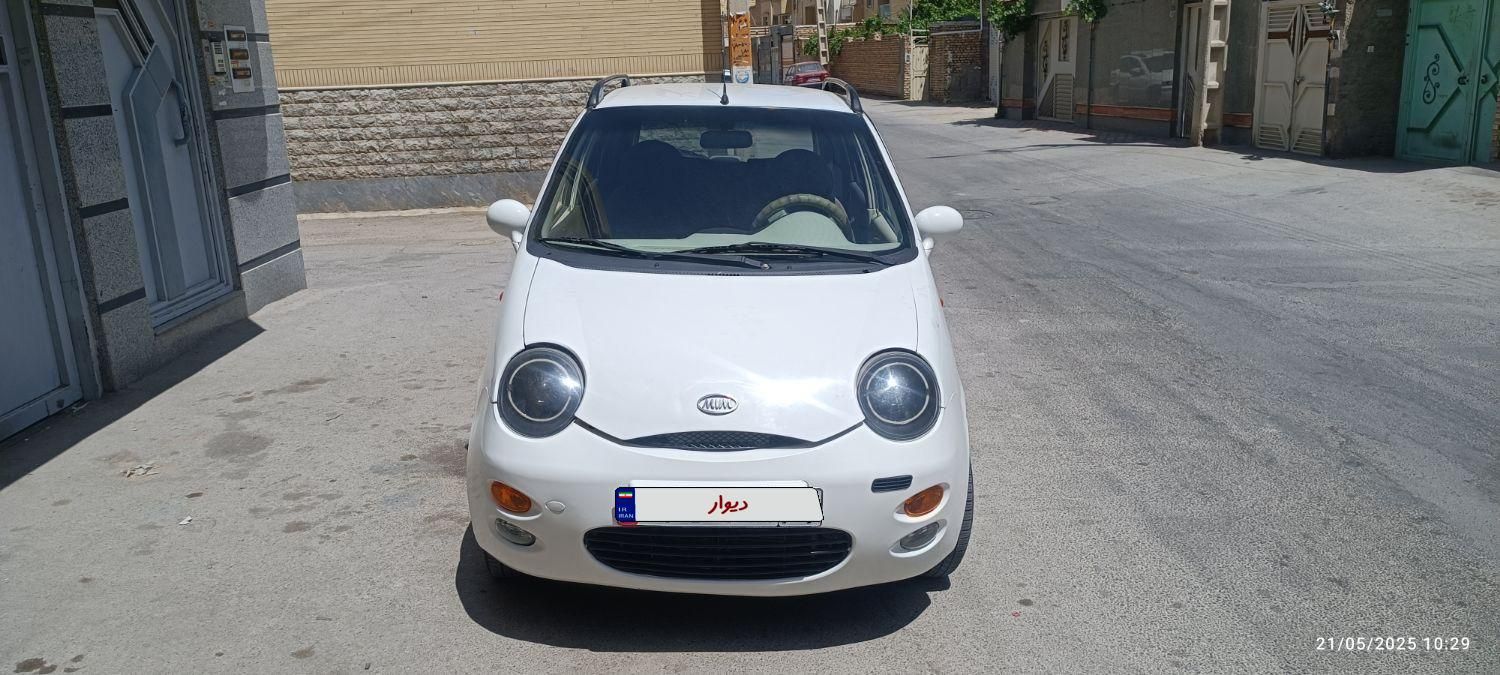 ام وی ام 110 چهار سیلندر دنده ای - 2012
