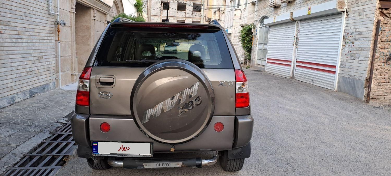 ام وی ام X33 دنده‌ای ساده - 2012