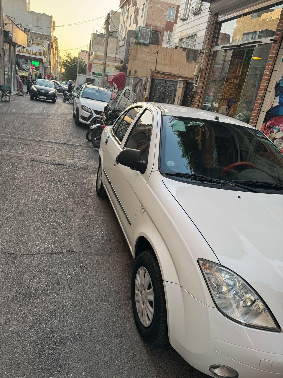 تیبا صندوق دار SX - 1401