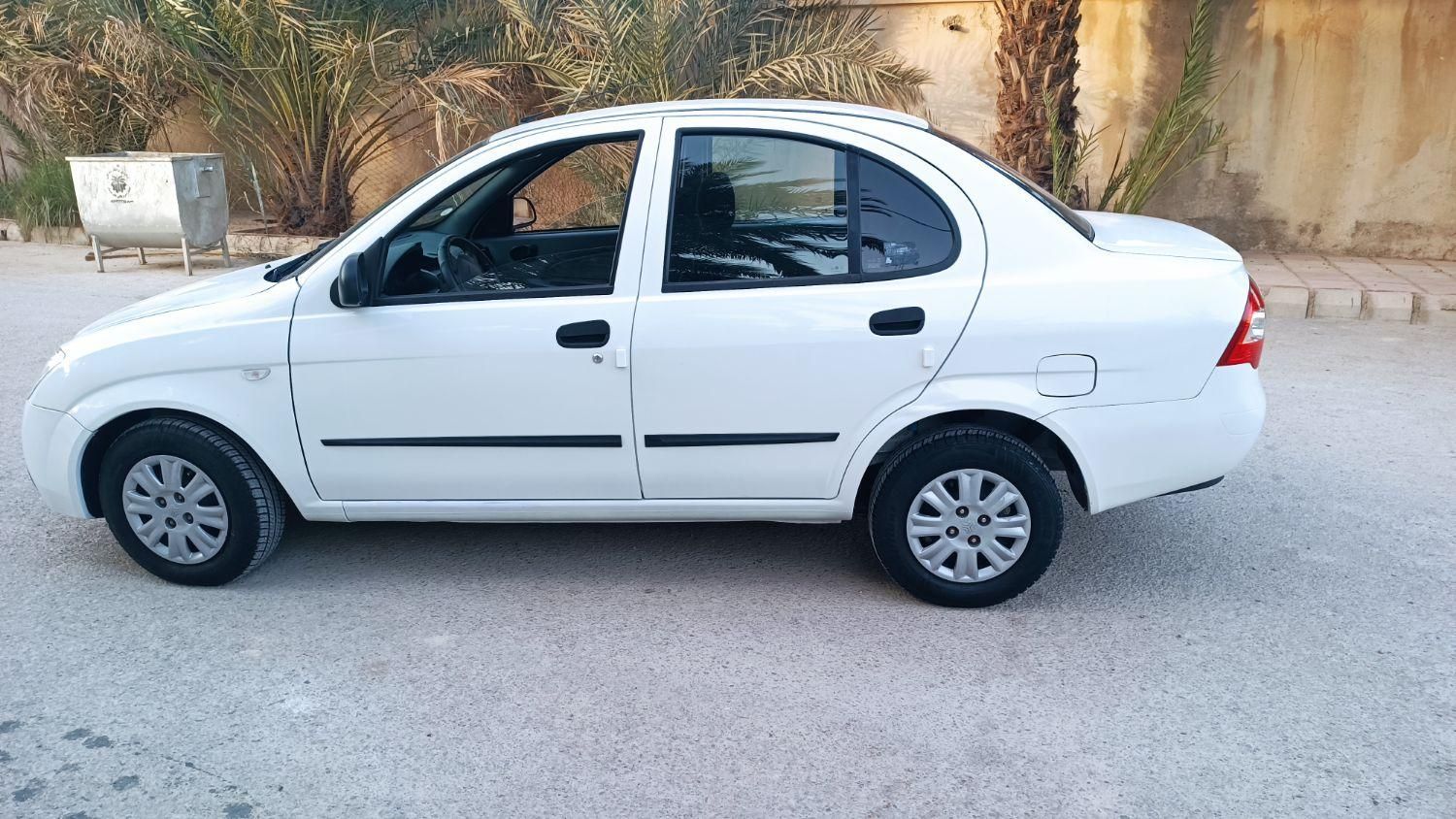 تیبا صندوق دار SX - 1401