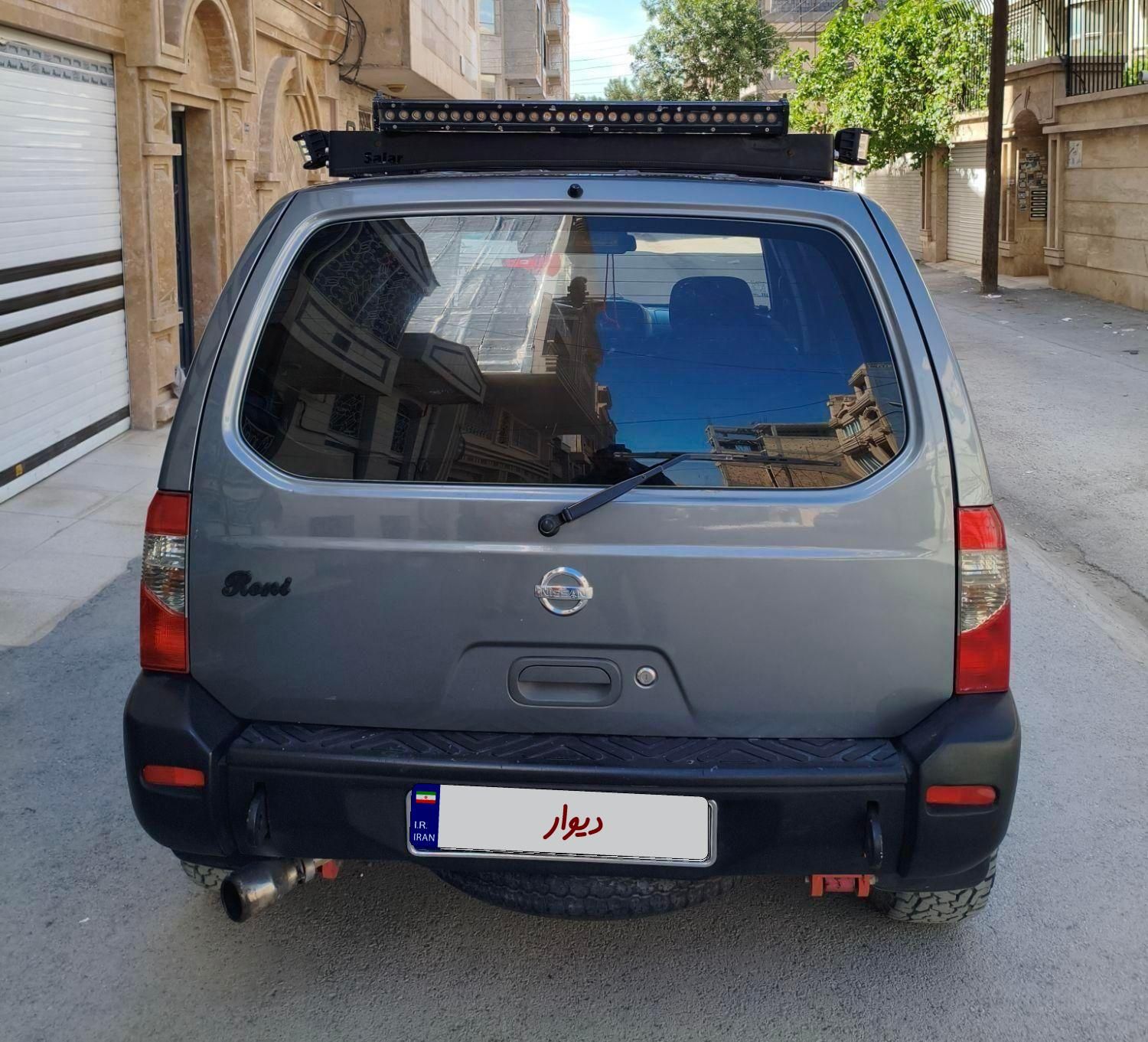 نیسان رونیز دنده‌ای - 2008