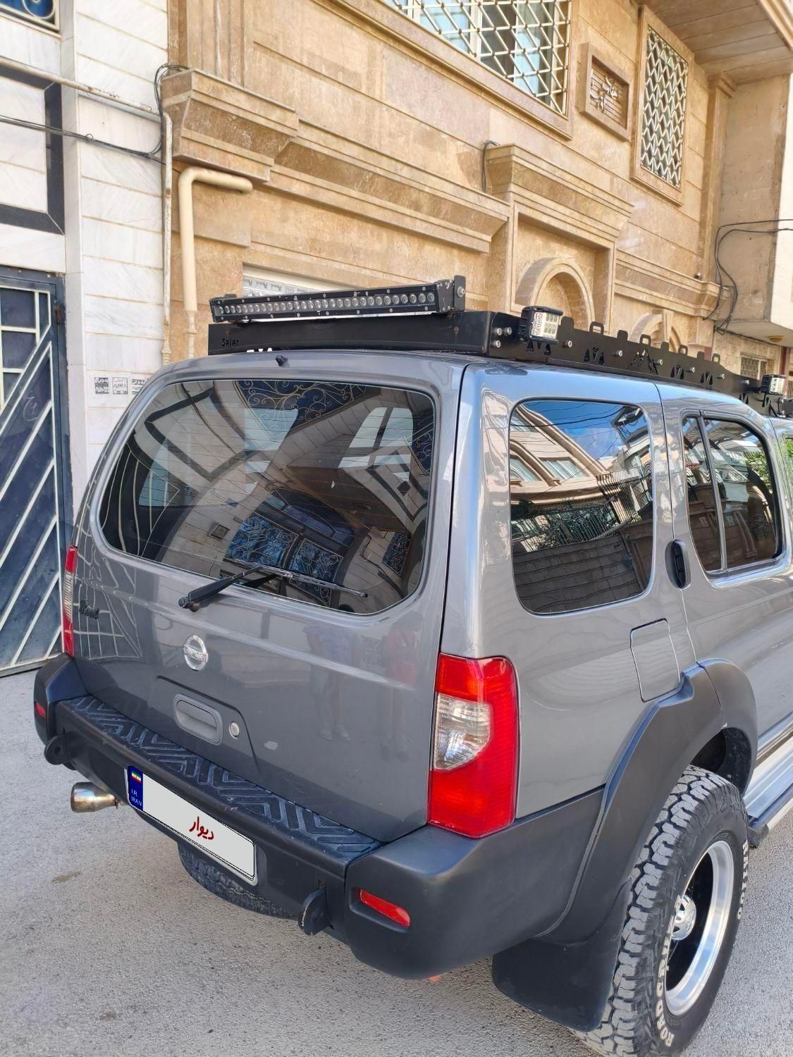 نیسان رونیز دنده‌ای - 2008