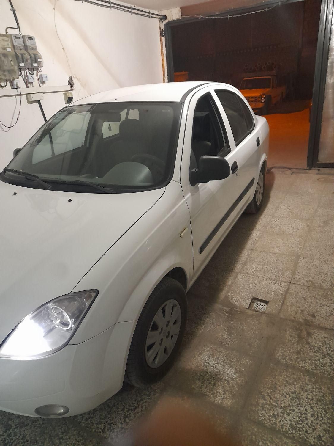 تیبا صندوق دار LX - 1392